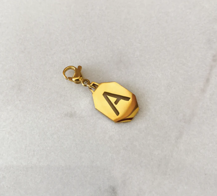 Inicial charm