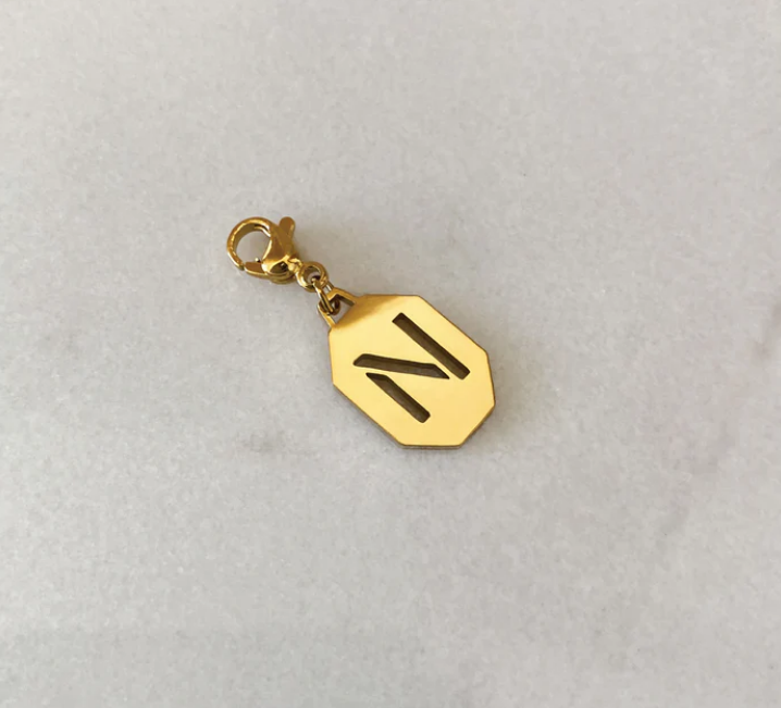 Inicial charm