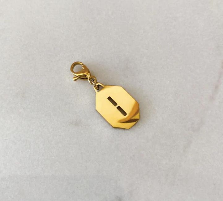 Inicial charm