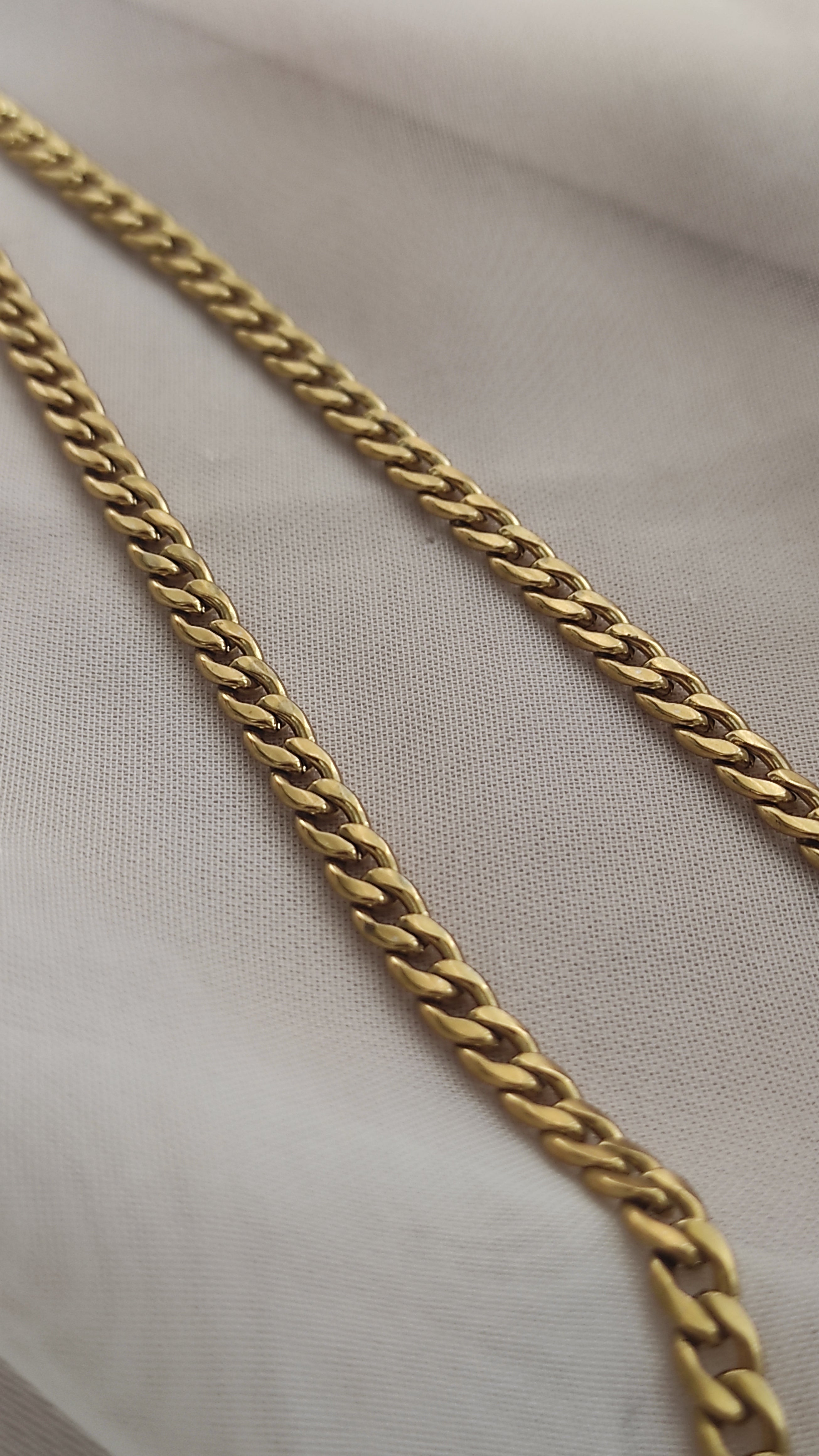 Sunny chain Cubain